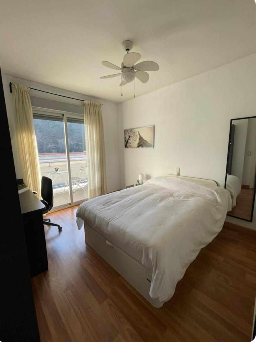 Homestay Master With Office And Private Bathroom